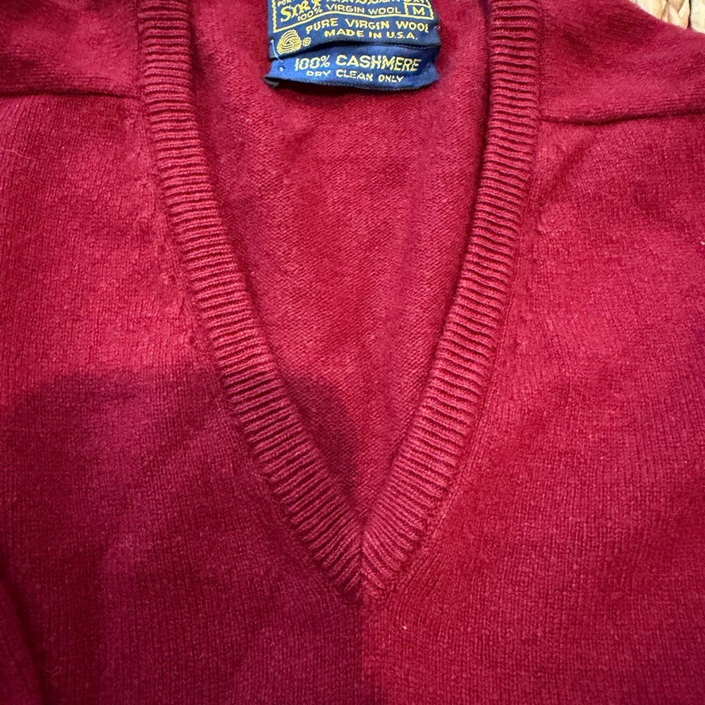 Men's burgundy V-Neck Sweater